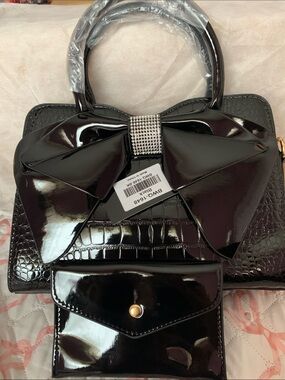 Black Patent Bow Satchel Handbag with Removable Wallet